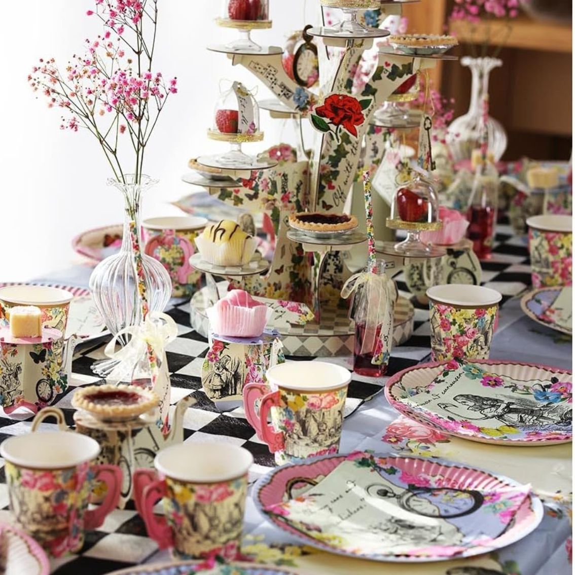 Alice in Wonderland Party Pack - 16 Pack