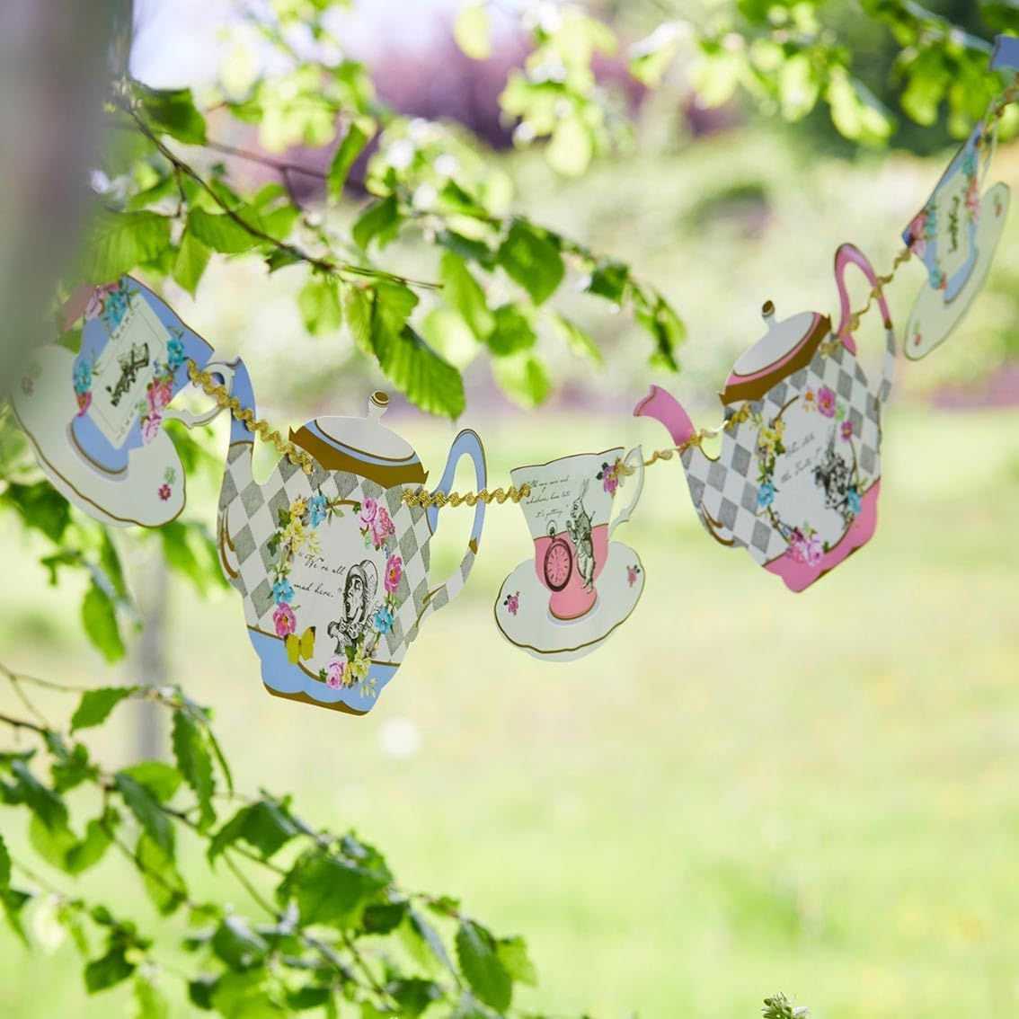 Alice in Wonderland Party Pack - 16 Pack