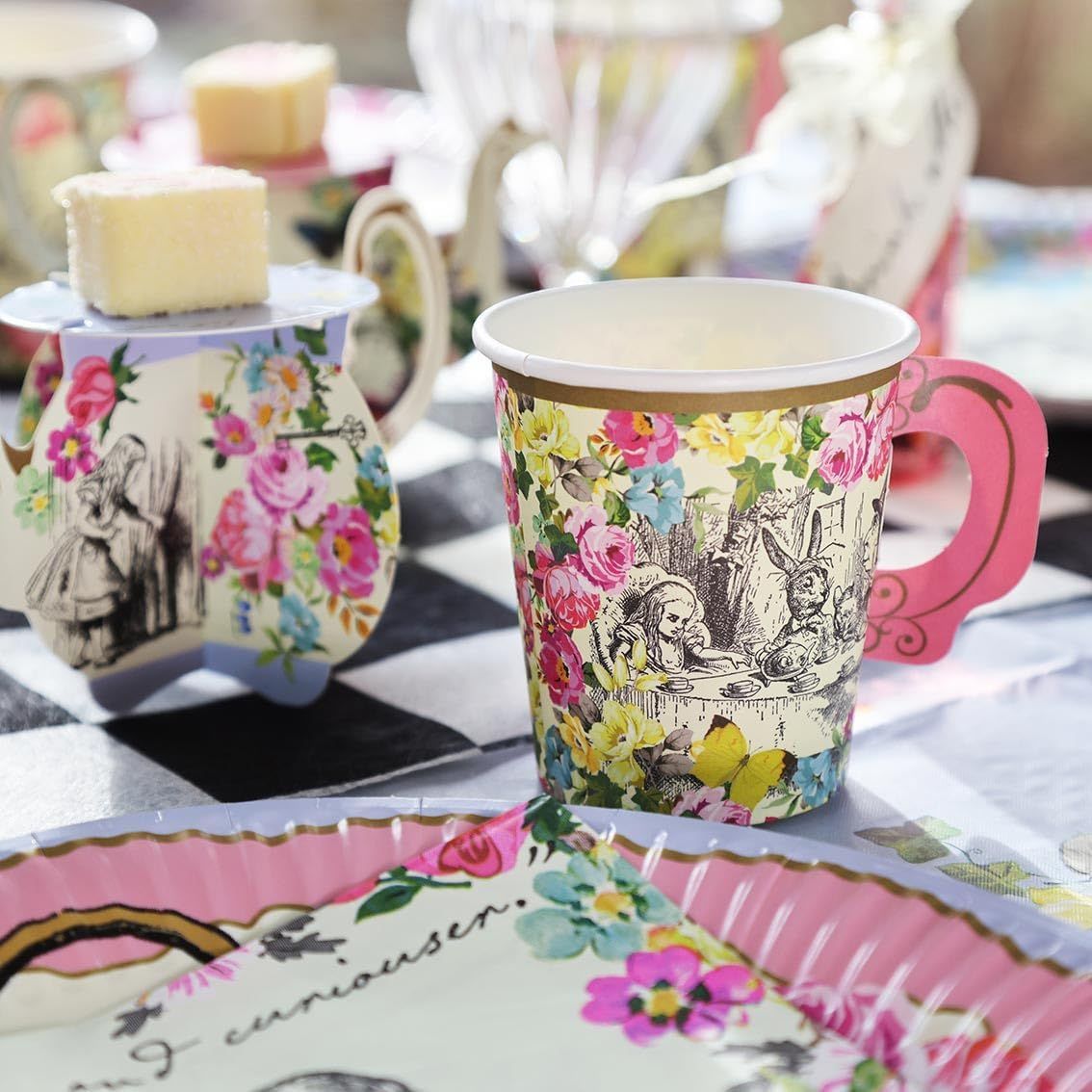 Alice in Wonderland Party Pack - 16 Pack