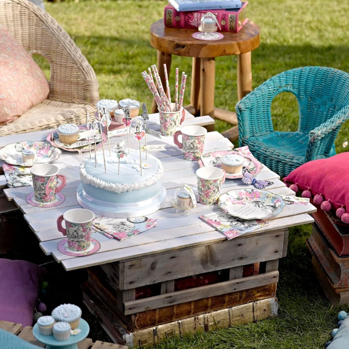 Alice in Wonderland Party Pack - 16 Pack