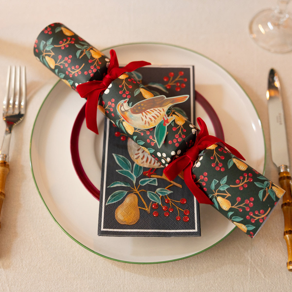 Partridge & Pear Christmas Crackers - 6 Pack