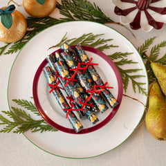 Partridge & Pear Christmas Saucer Crackers - 8 Pack