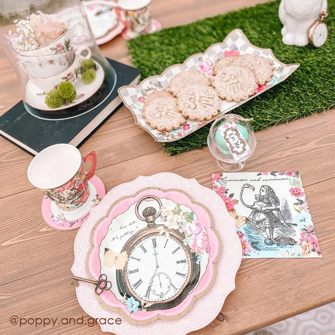 Alice in Wonderland Cake Dome Cake Stands
