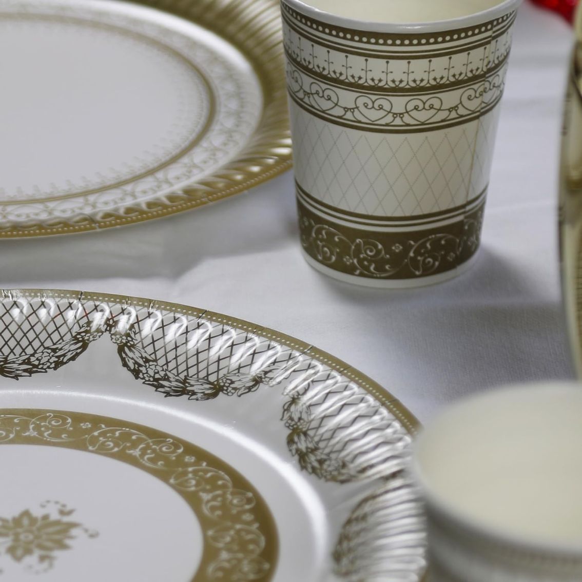 Gold & White Party Pack - 16 Pack
