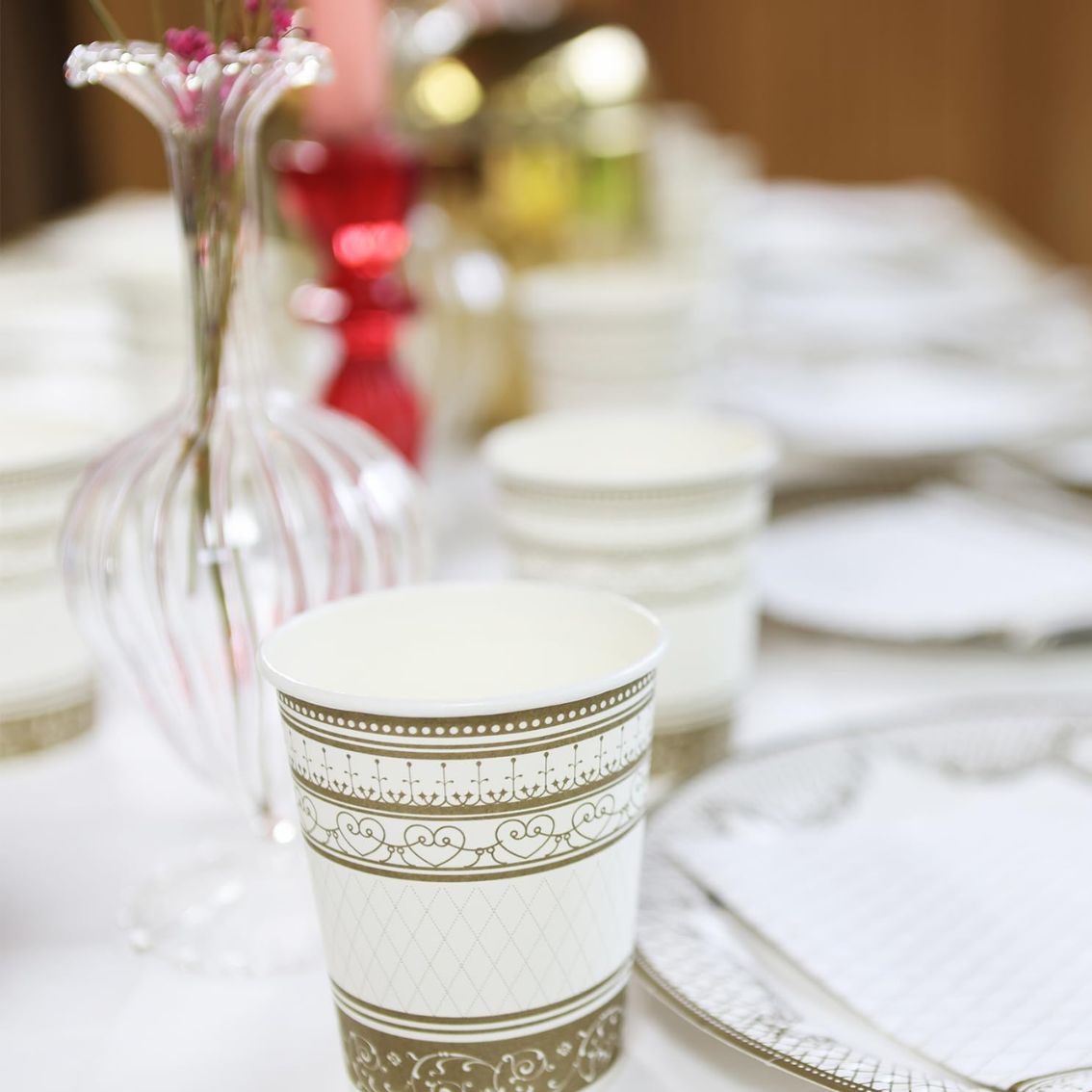 Gold & White Party Pack - 16 Pack
