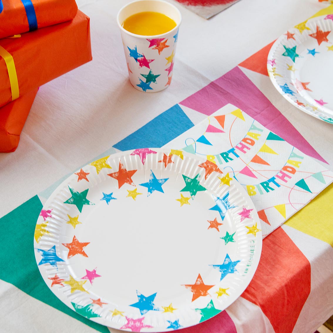 Birthday Brights Rainbow Star Plates - 8 Pack