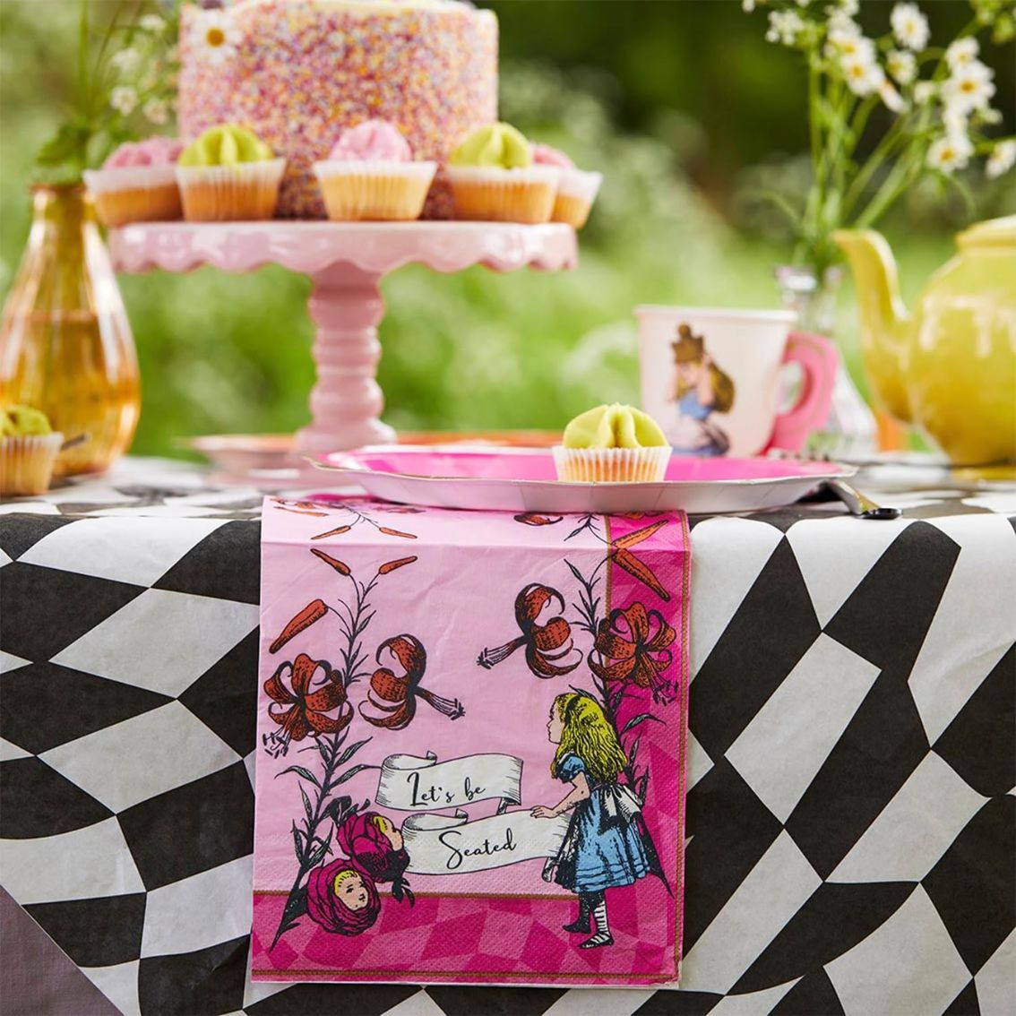 Bright Alice in Wonderland Party Pack - 16 Pack